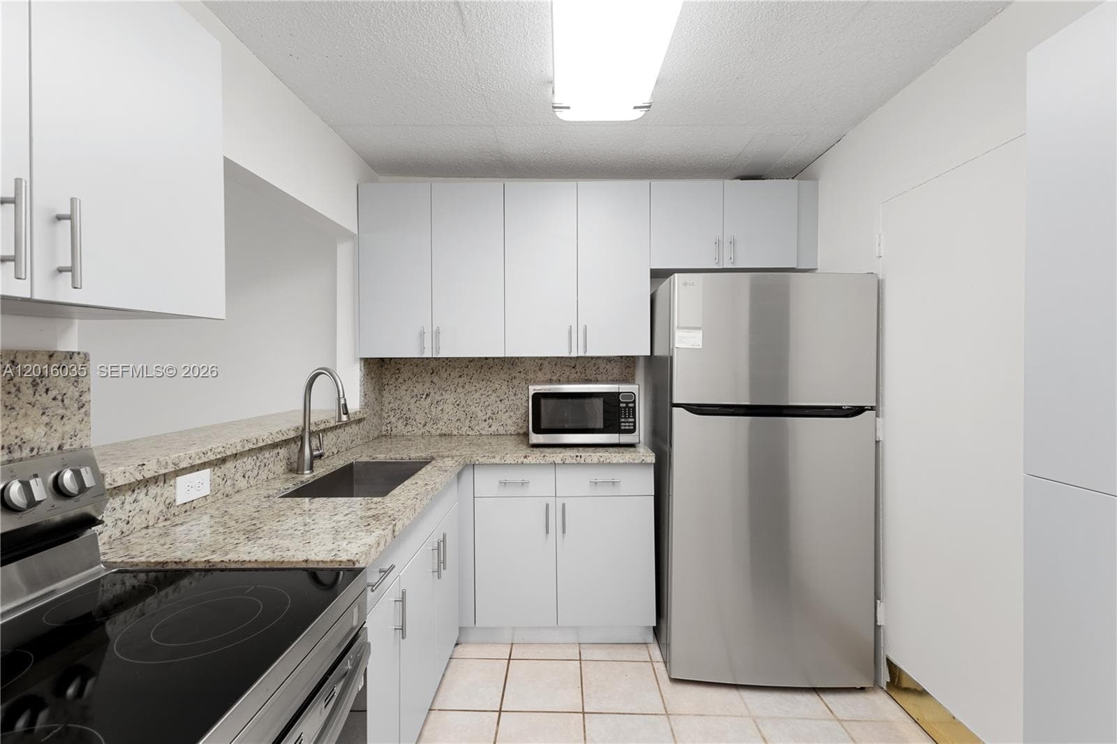 345 Ocean Dr 424 photo 4