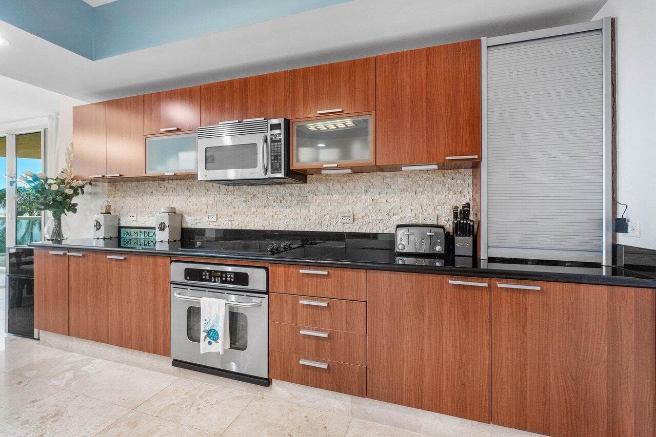 2650 Lake Shore Drive 206 photo 13