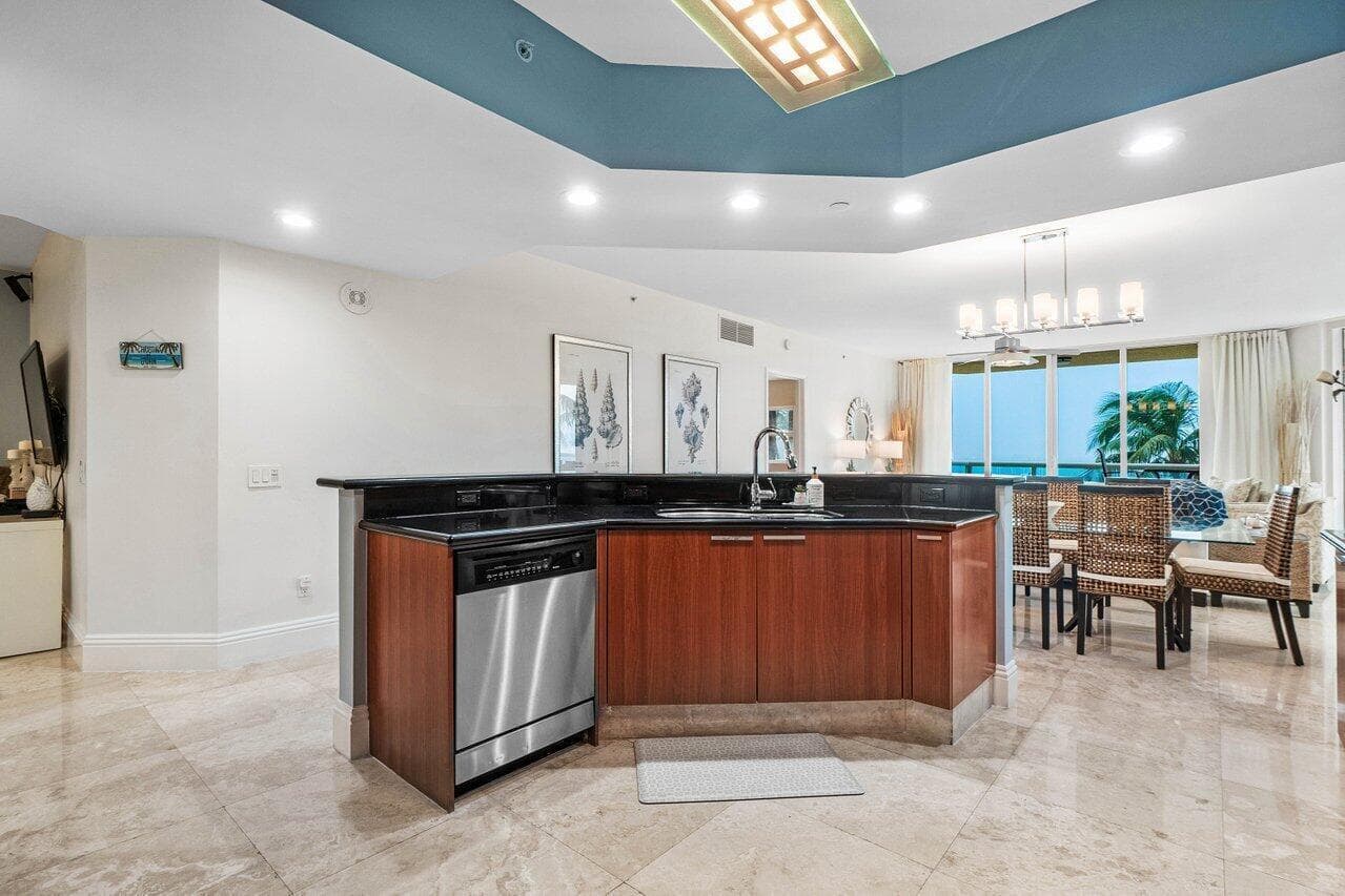 2650 Lake Shore Drive 206 photo 12