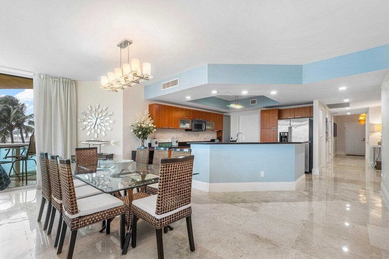 2650 Lake Shore Drive 206 photo 7