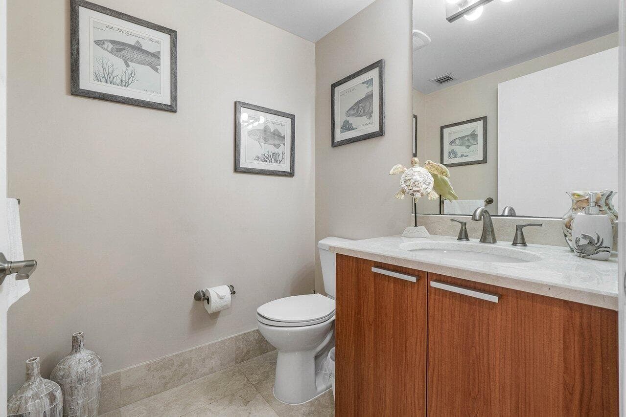2650 Lake Shore Drive 206 photo 9