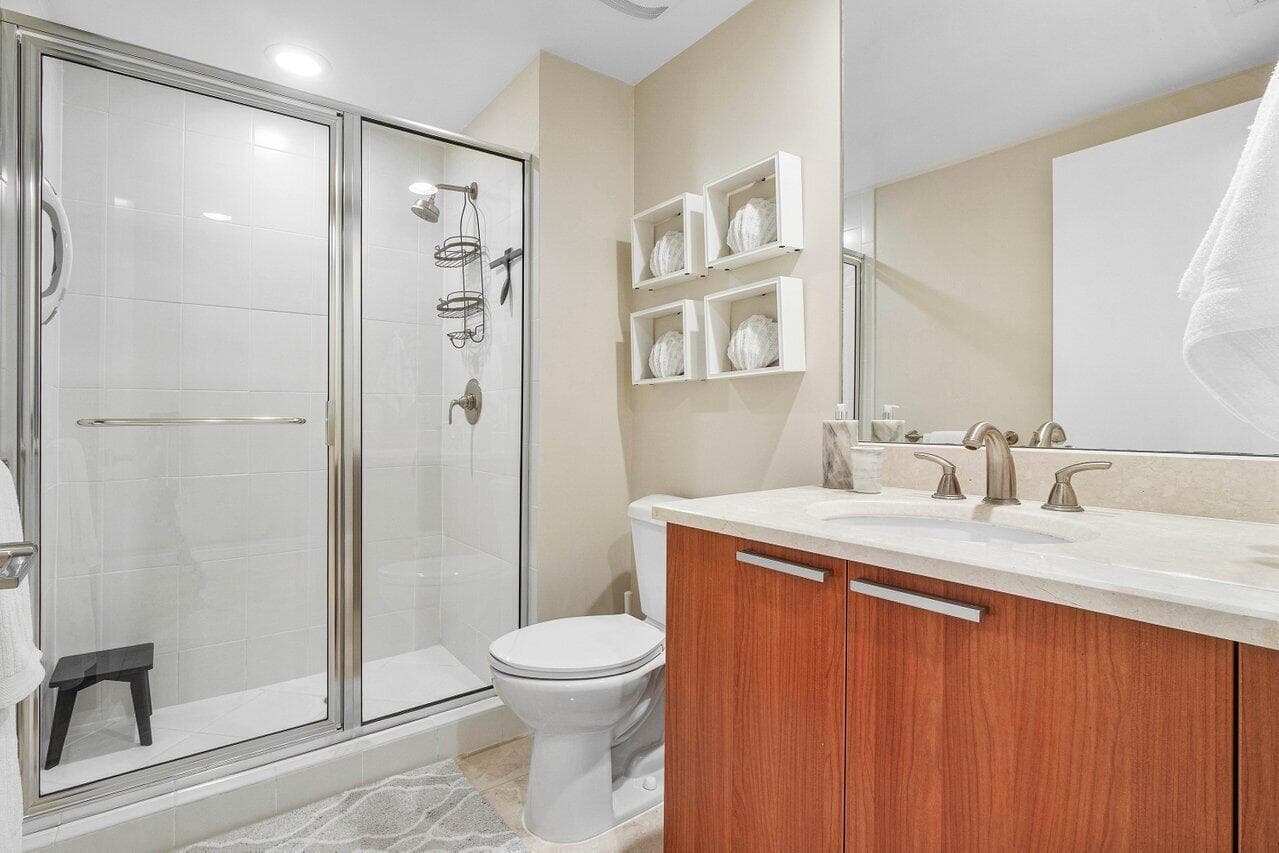 2650 Lake Shore Drive 206 photo 24
