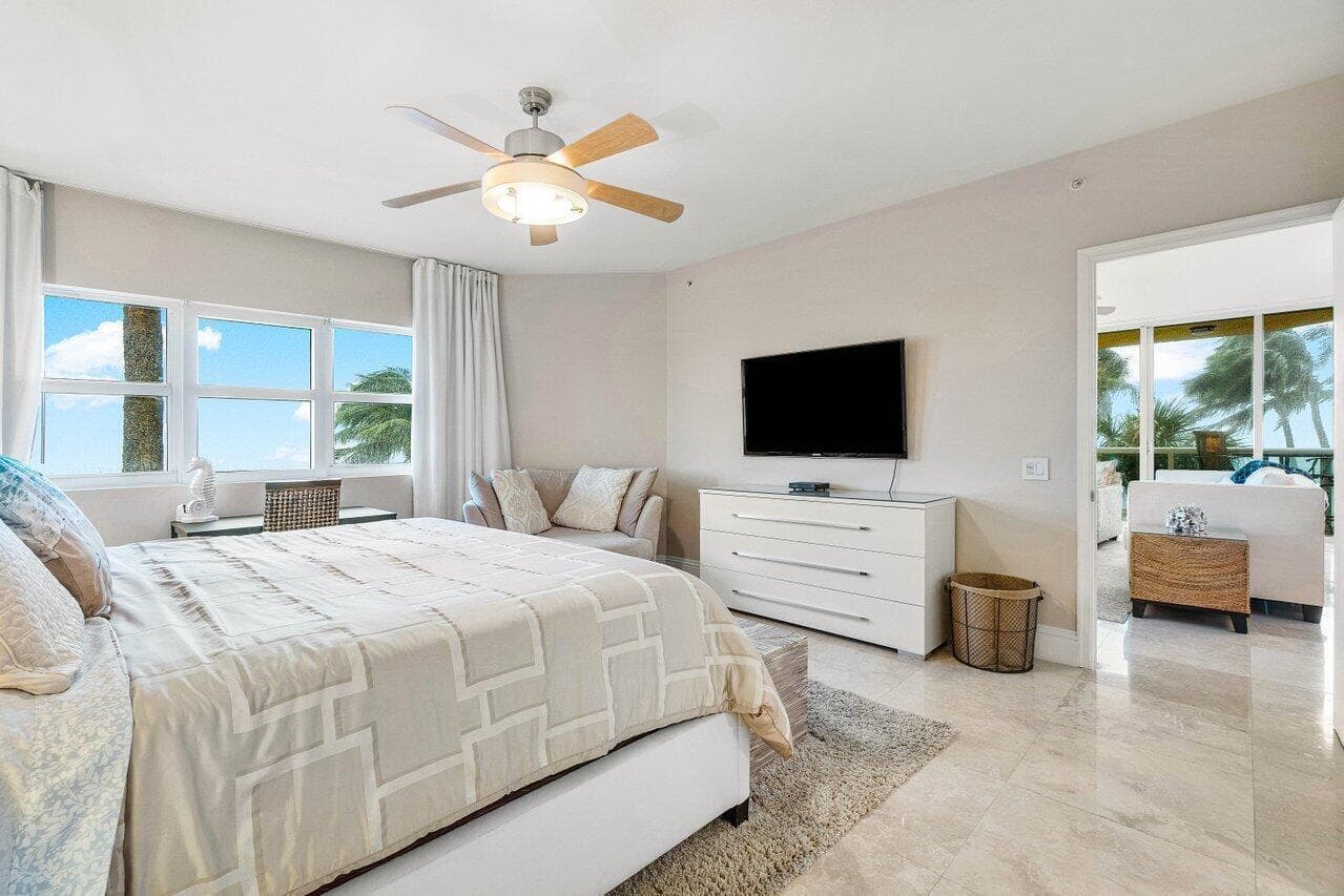 2650 Lake Shore Drive 206 photo 18