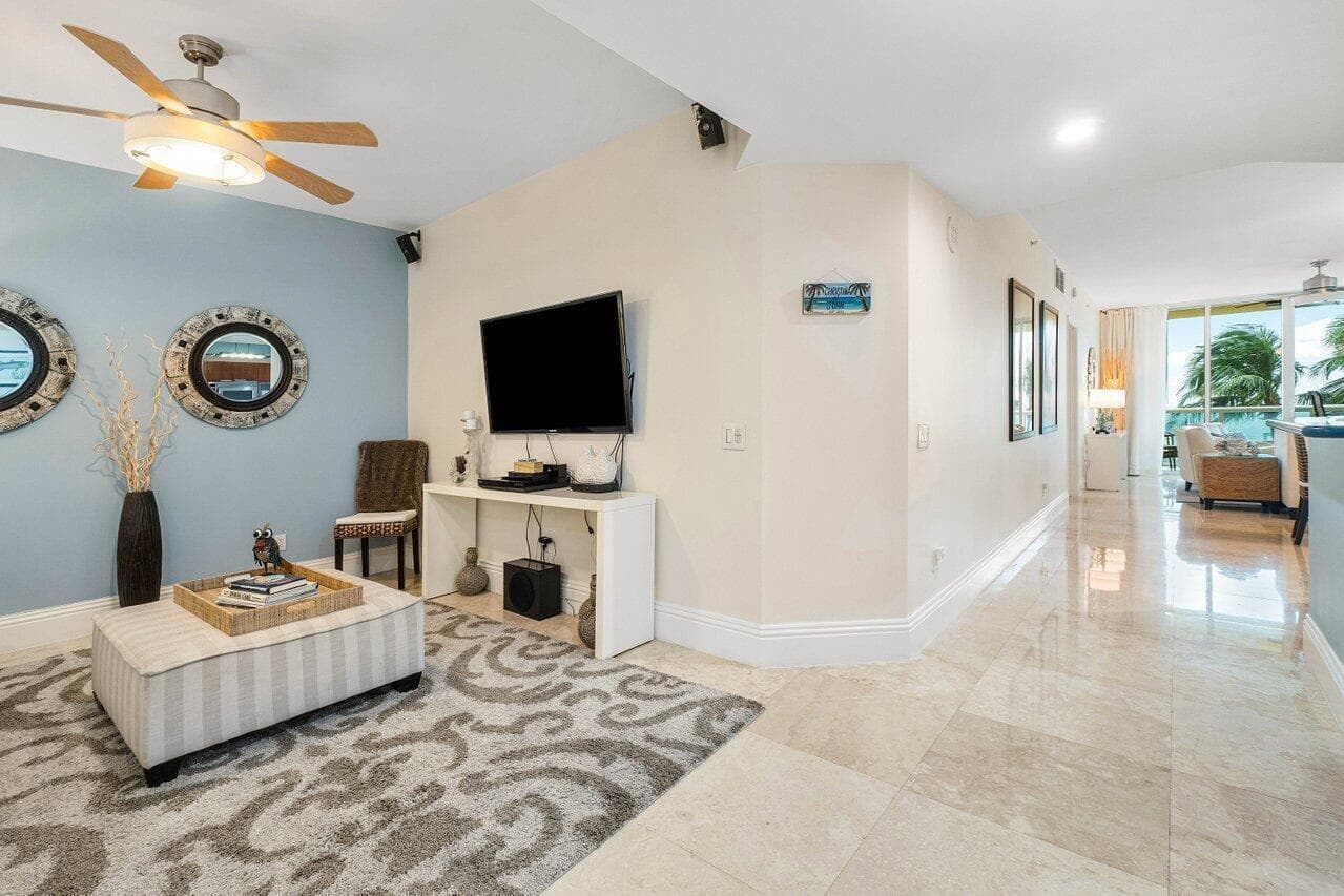 2650 Lake Shore Drive 206 photo 11