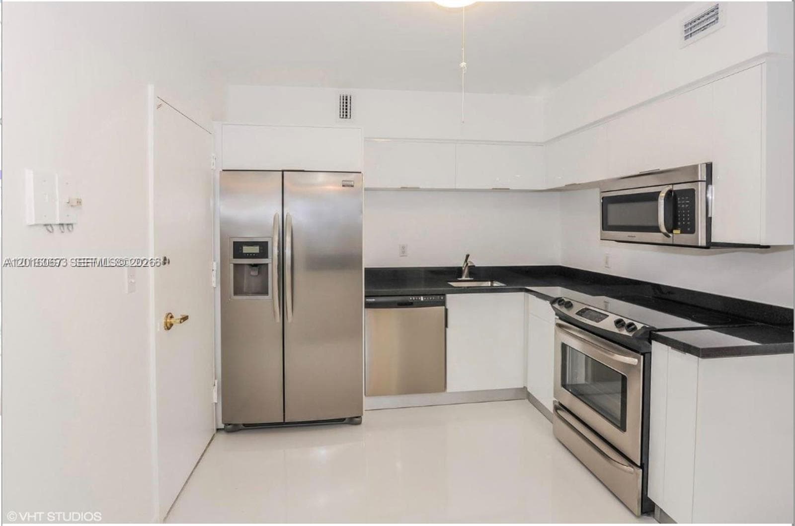 5700 Collins Ave 3H photo 16
