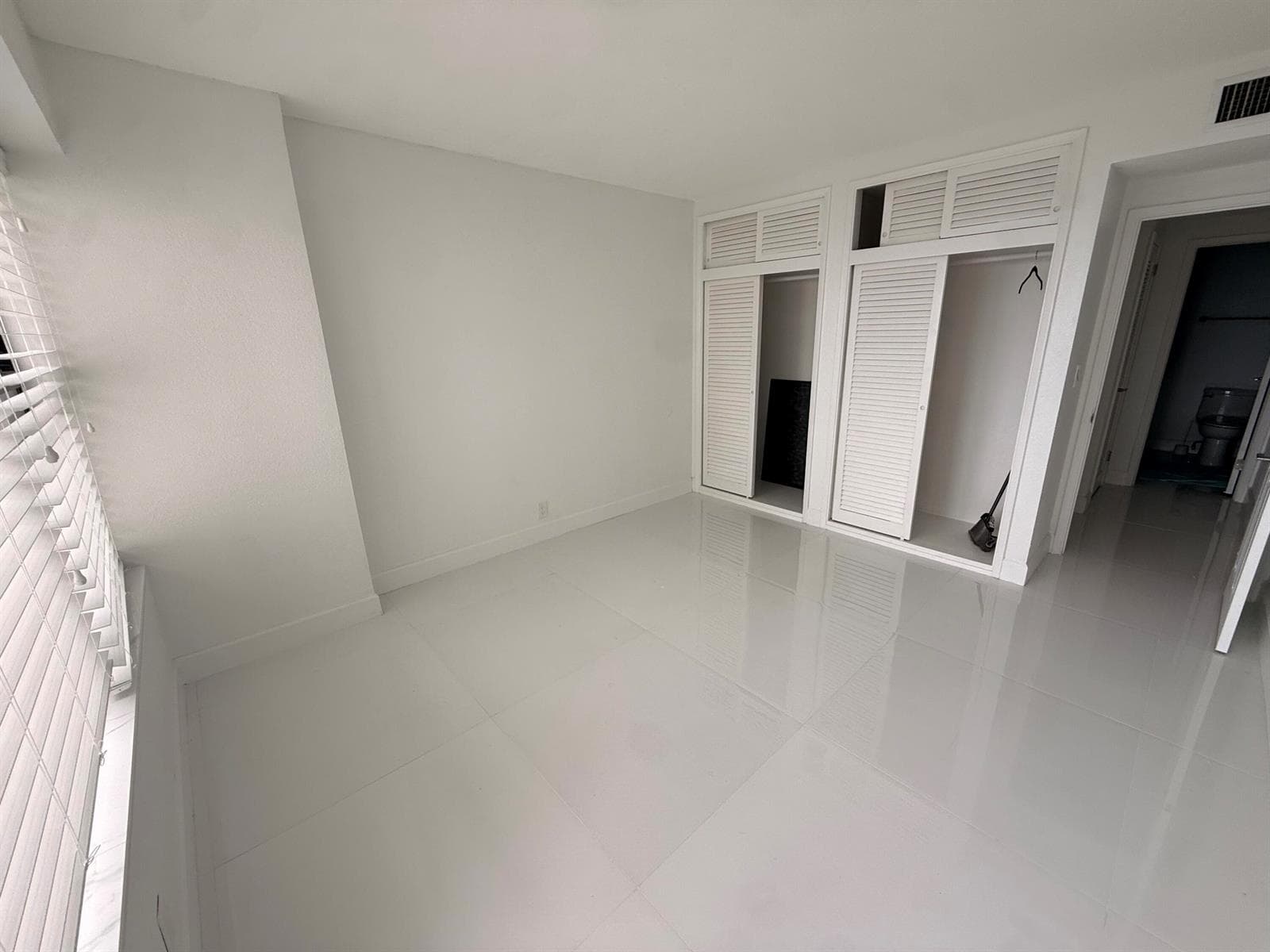 3800 Galt Ocean Drive 601 photo 6