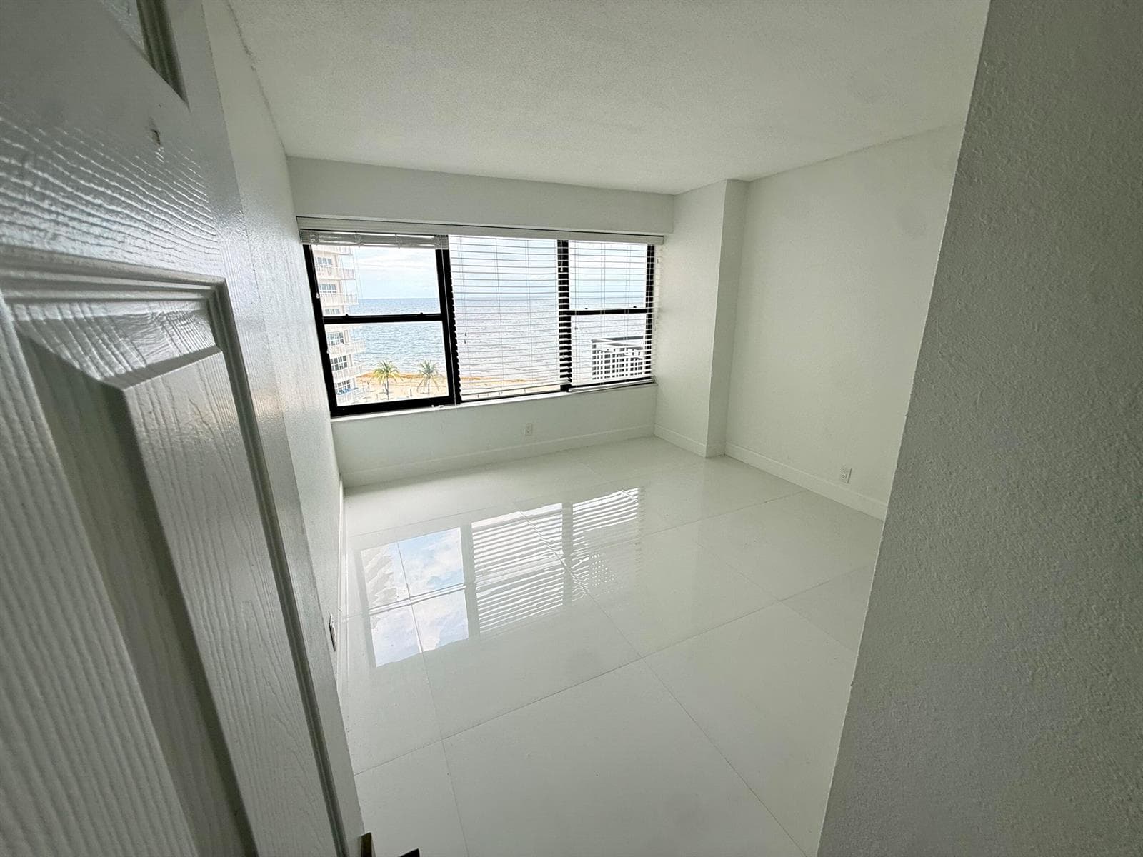 3800 Galt Ocean Drive 601 photo 15
