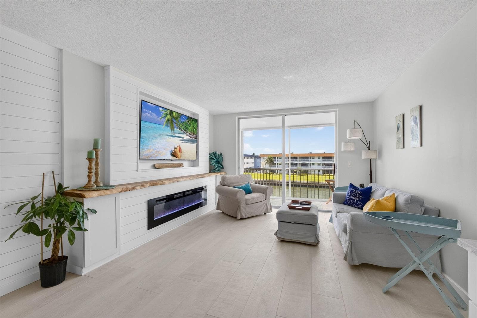 100 Paradise Harbour Boulevard 307 photo 14