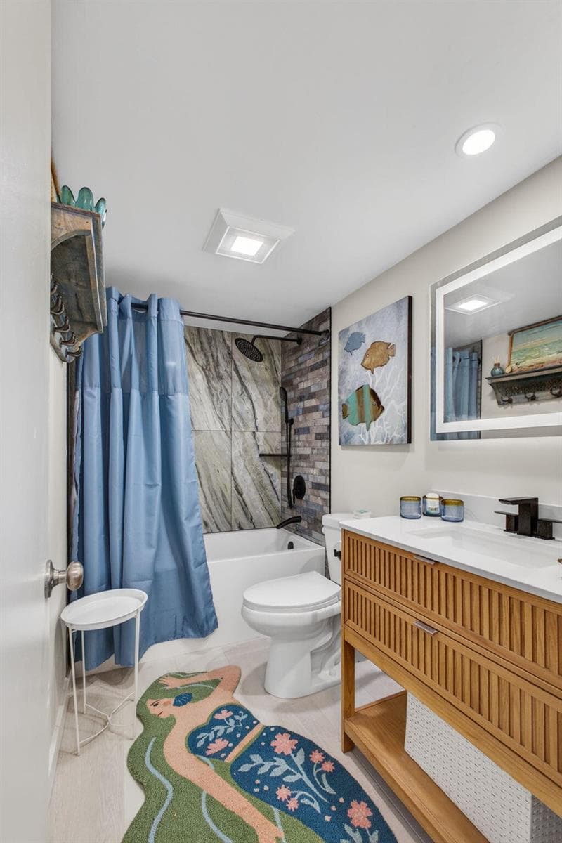 100 Paradise Harbour Boulevard 307 photo 18