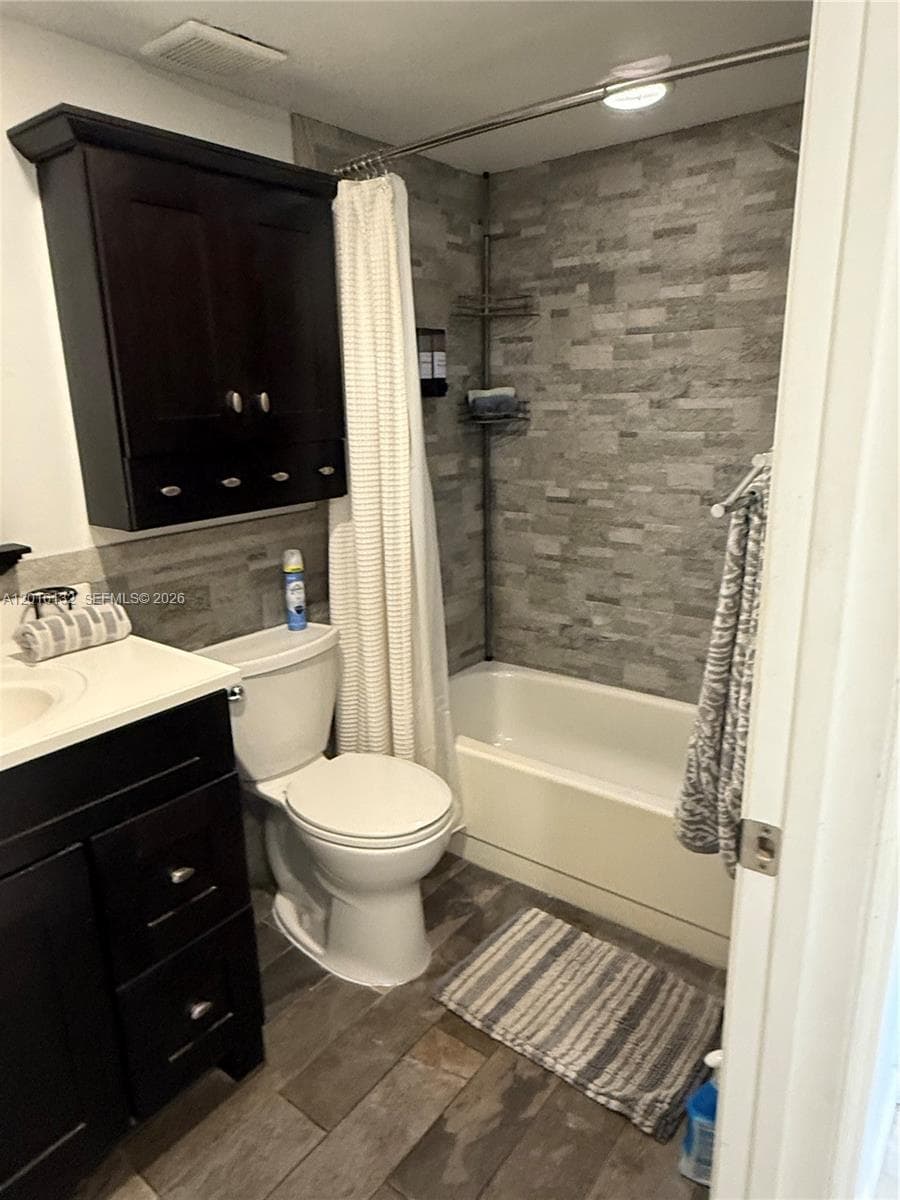 2400 S Ocean Dr V523 photo 13