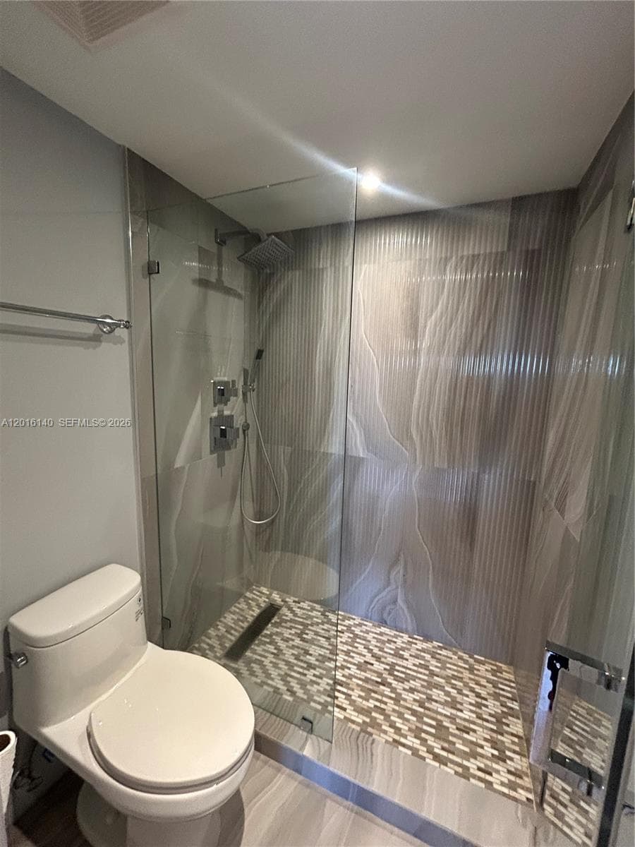 200 DIPLOMAT PARKWAY 721 photo 13
