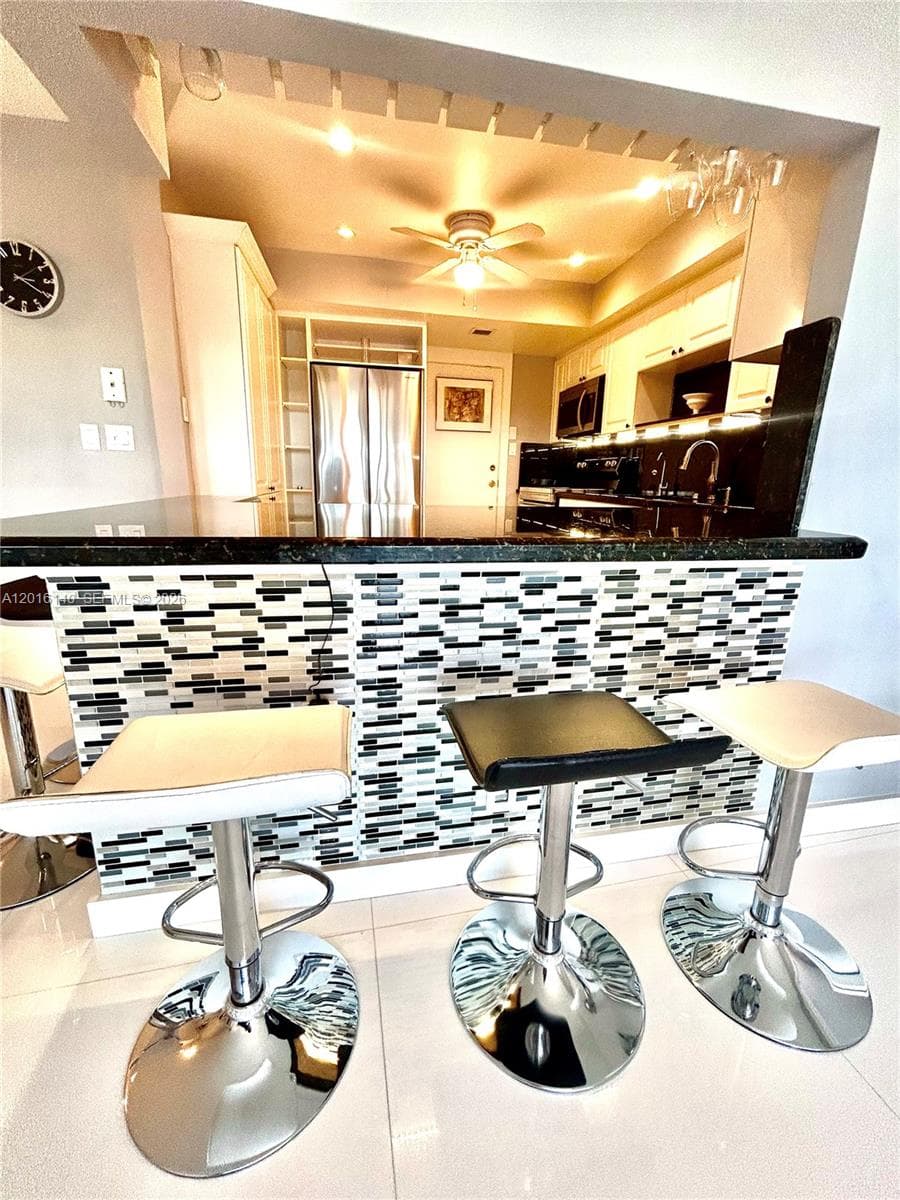 200 DIPLOMAT PARKWAY 721 photo 1