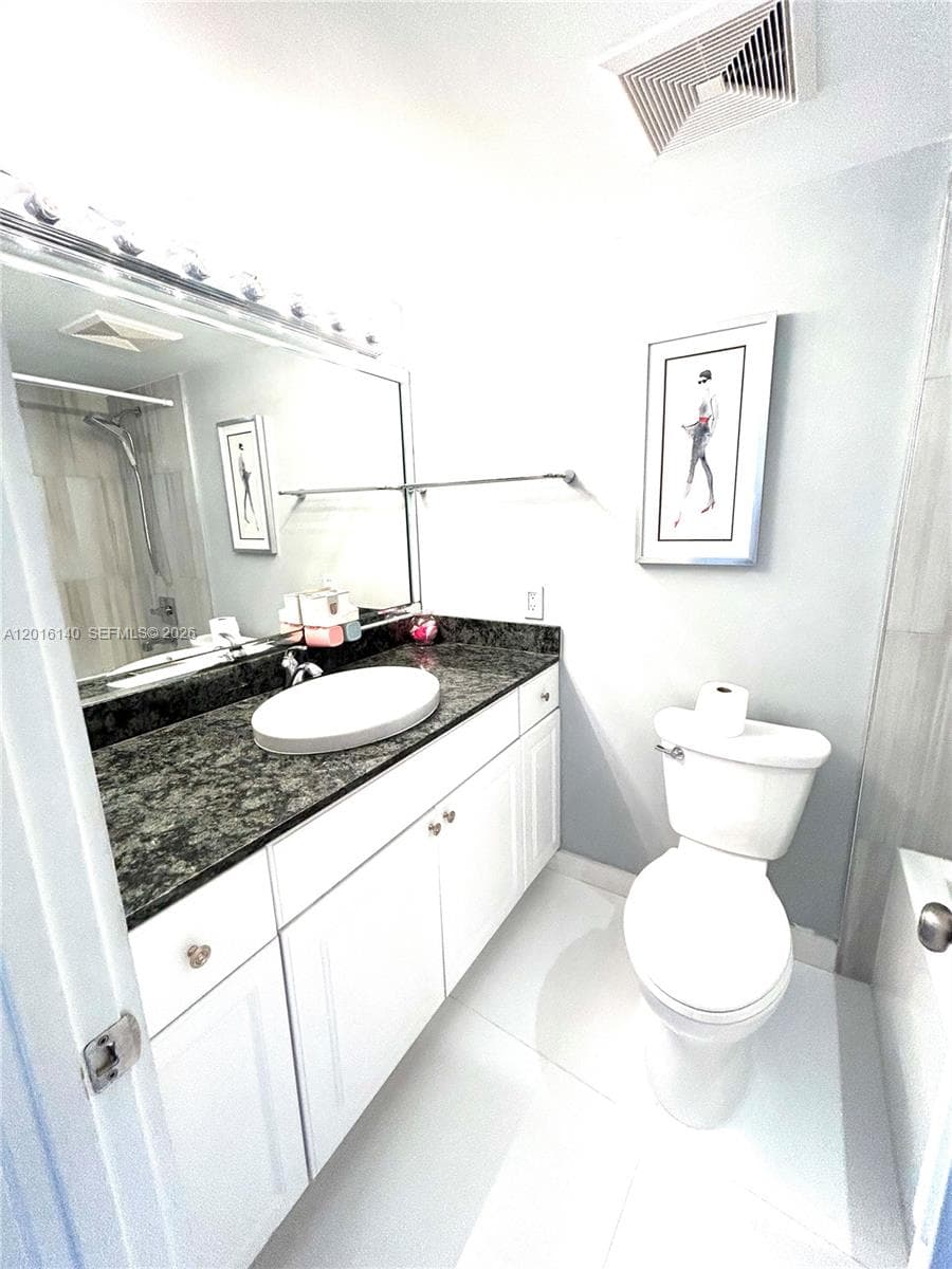 200 DIPLOMAT PARKWAY 721 photo 14