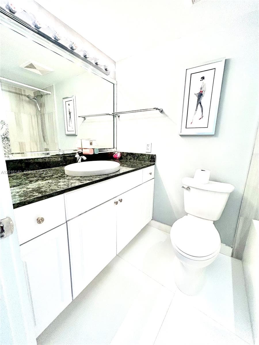 200 DIPLOMAT PARKWAY 721 photo 8