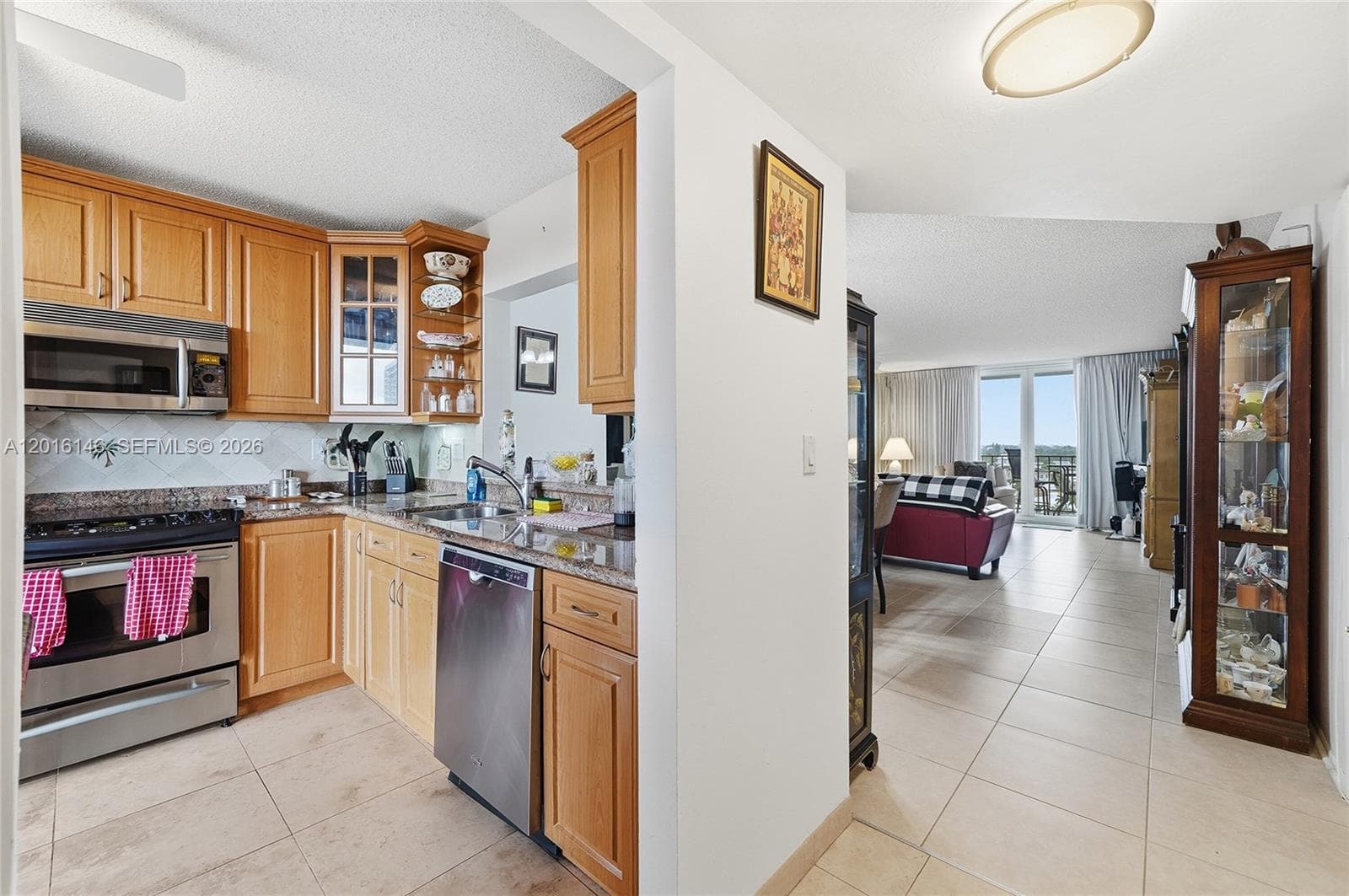 521 Riverside Dr 606 photo 3