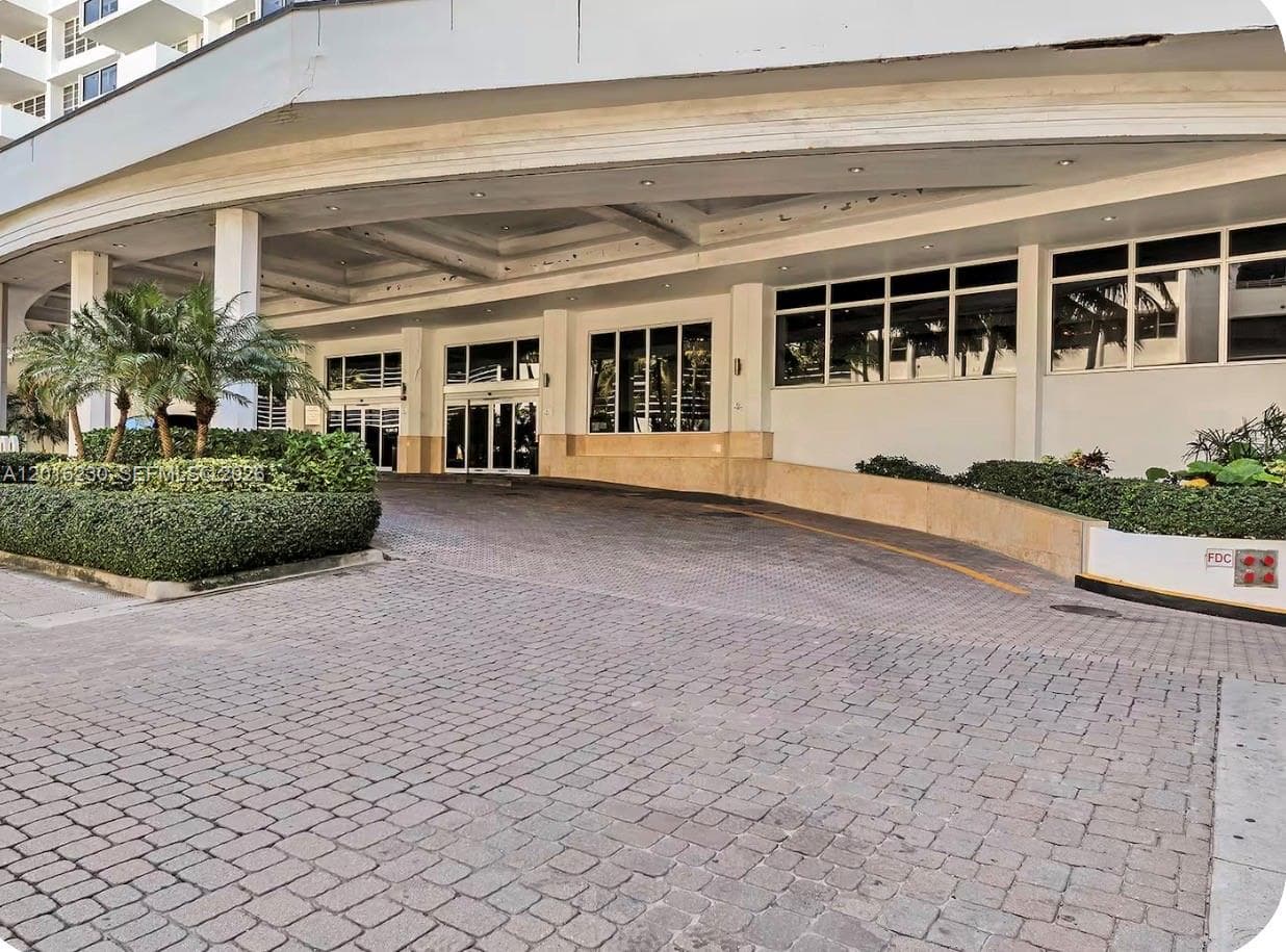100 Lincoln Rd 1641 photo 21