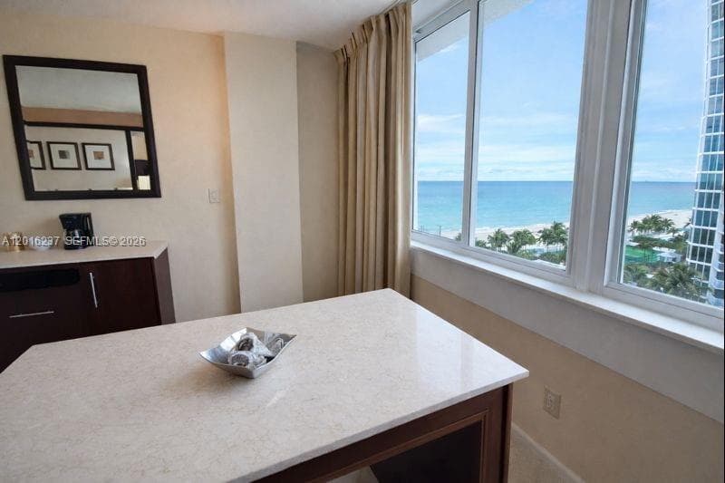 19201 Collins Ave 707 photo 6