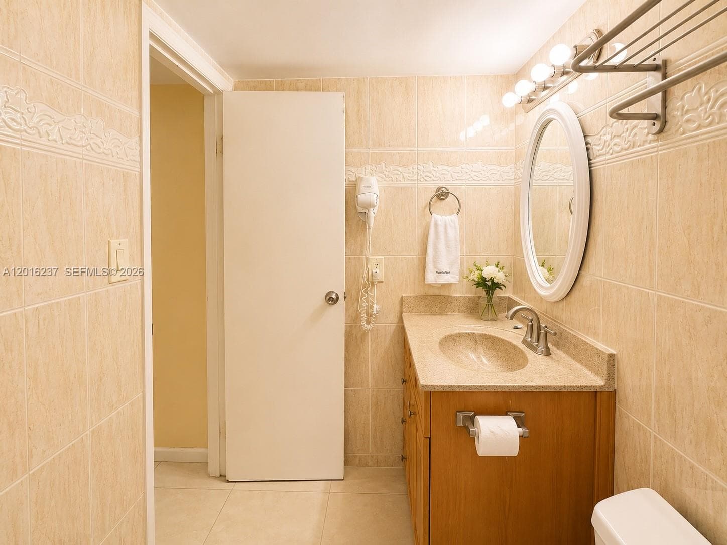 19201 Collins Ave 707 photo 13