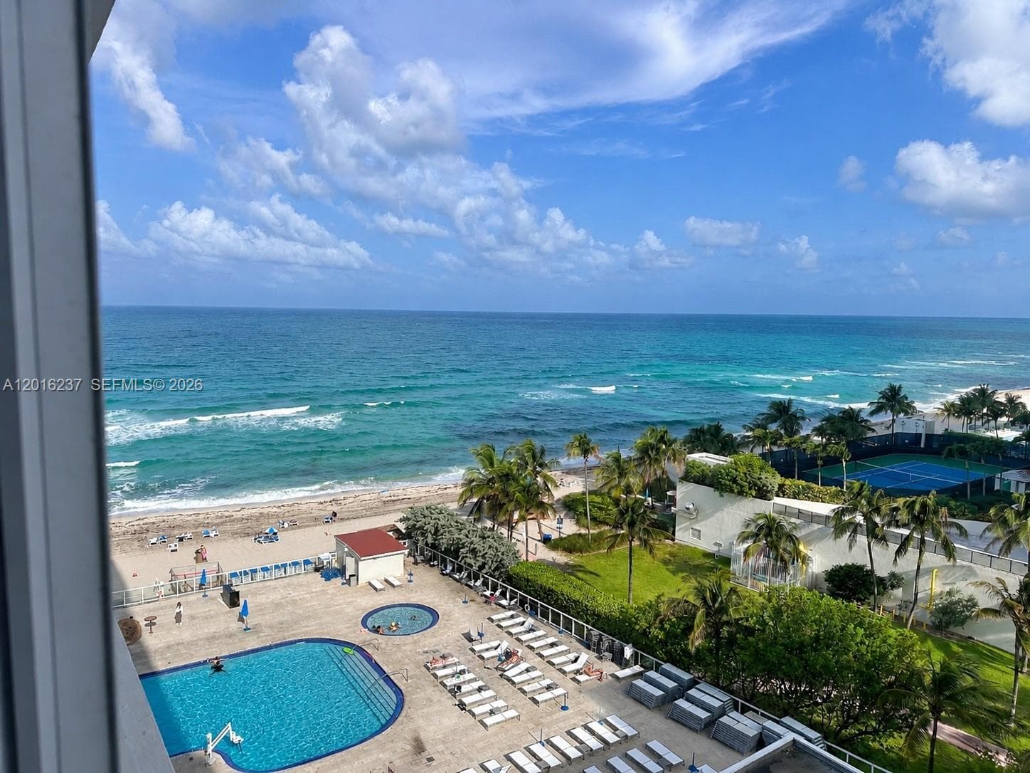 19201 Collins Ave 707 photo 7