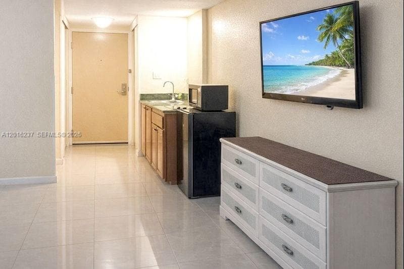 19201 Collins Ave 707 photo 3