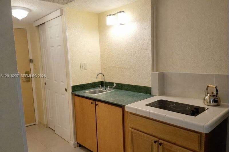 19201 Collins Ave 707 photo 5