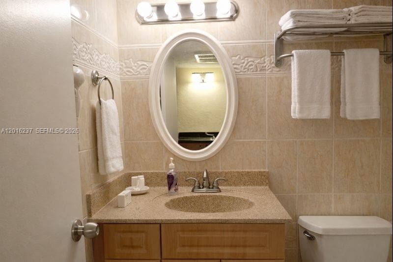 19201 Collins Ave 707 photo 8