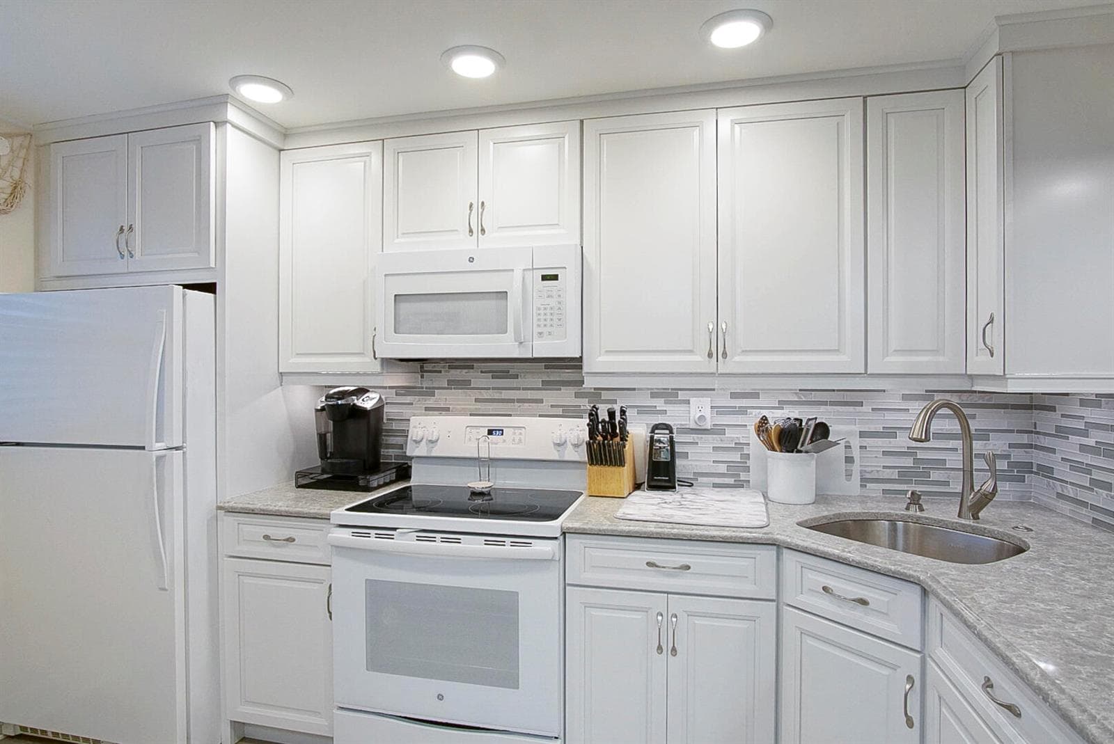 10310 S Ocean Drive 405 photo 15