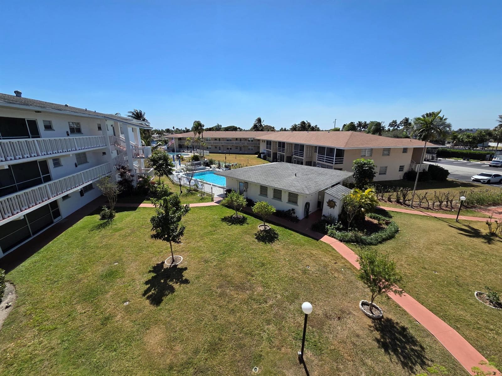 600 Pine Drive 103 photo 22