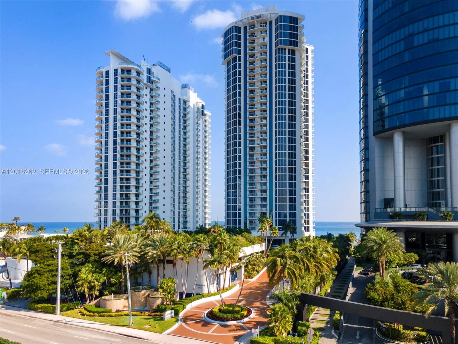 18671 Collins Ave 404 photo 3