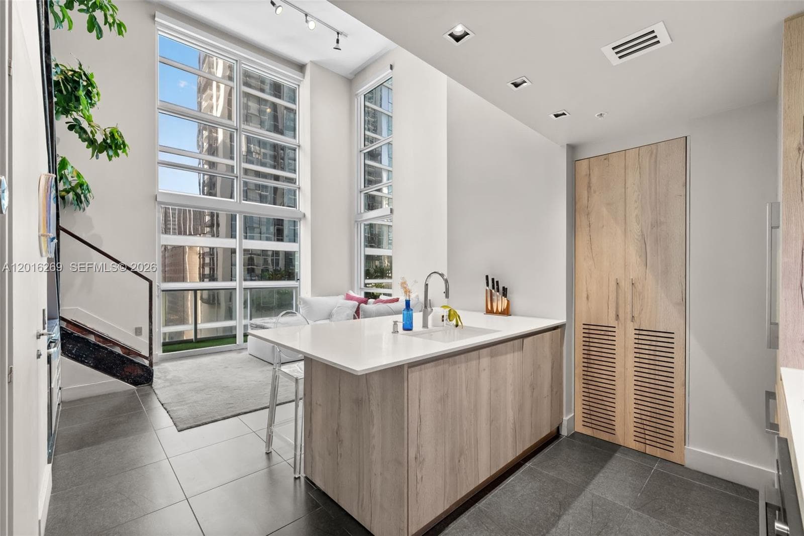 300 Biscayne Blvd L-L02 photo 10