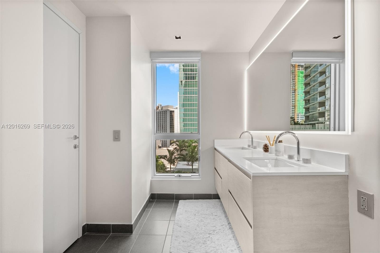 300 Biscayne Blvd L-L02 photo 21