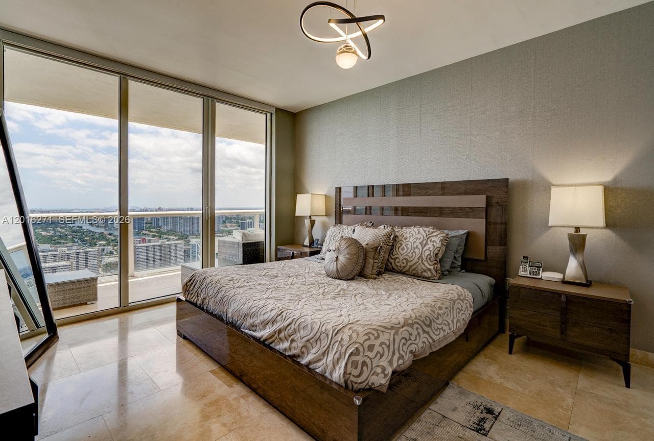 1830 Ocean Dr 4903 photo 23