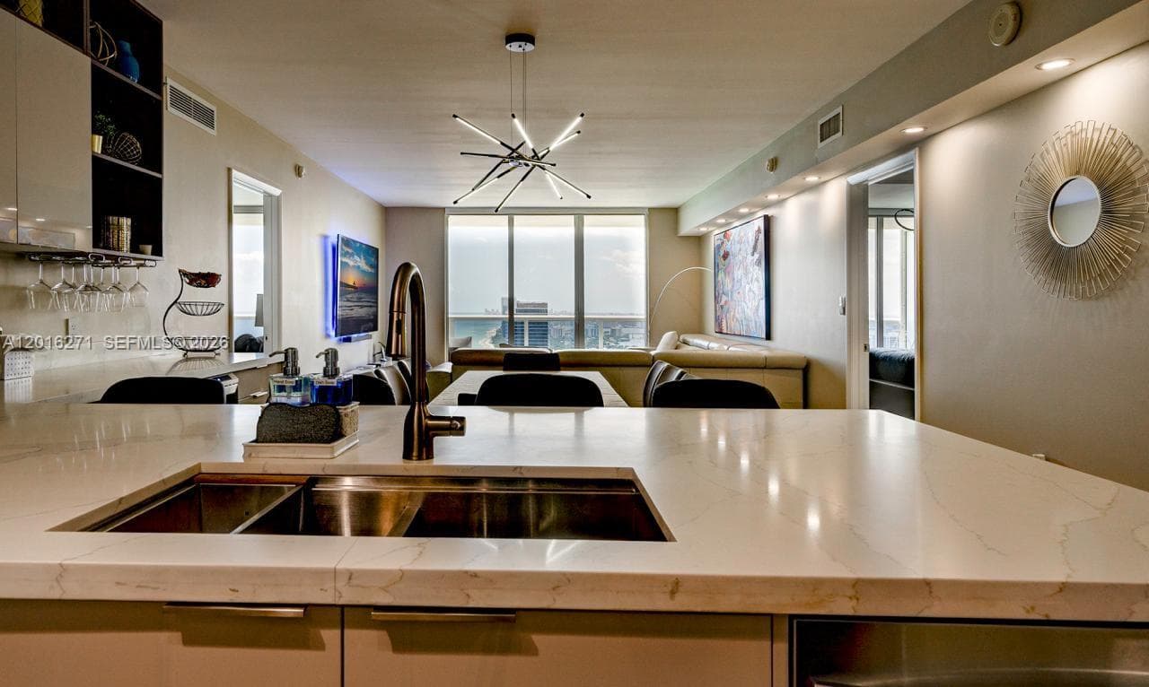 1830 Ocean Dr 4903 photo 12