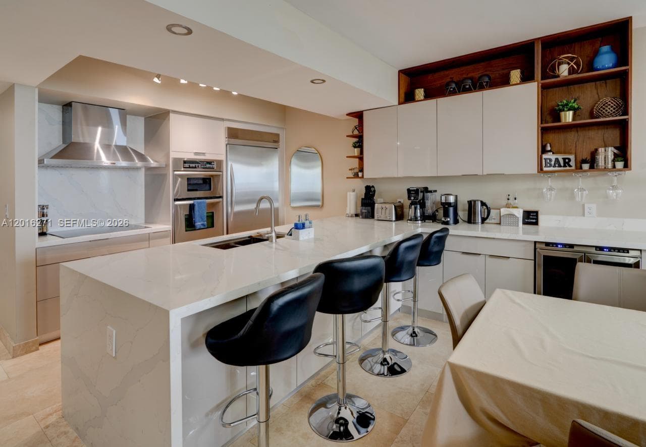 1830 Ocean Dr 4903 photo 3