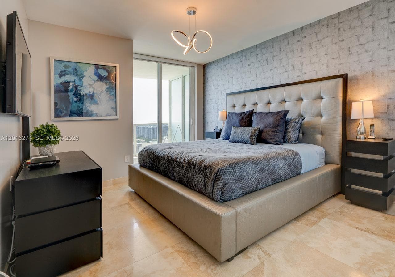 1830 Ocean Dr 4903 photo 9