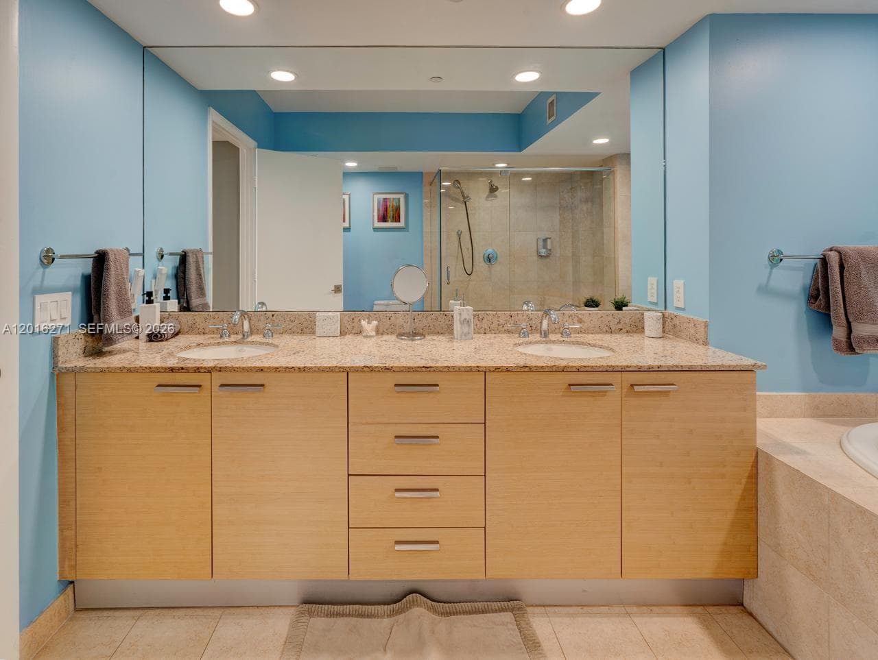 1830 Ocean Dr 4903 photo 14