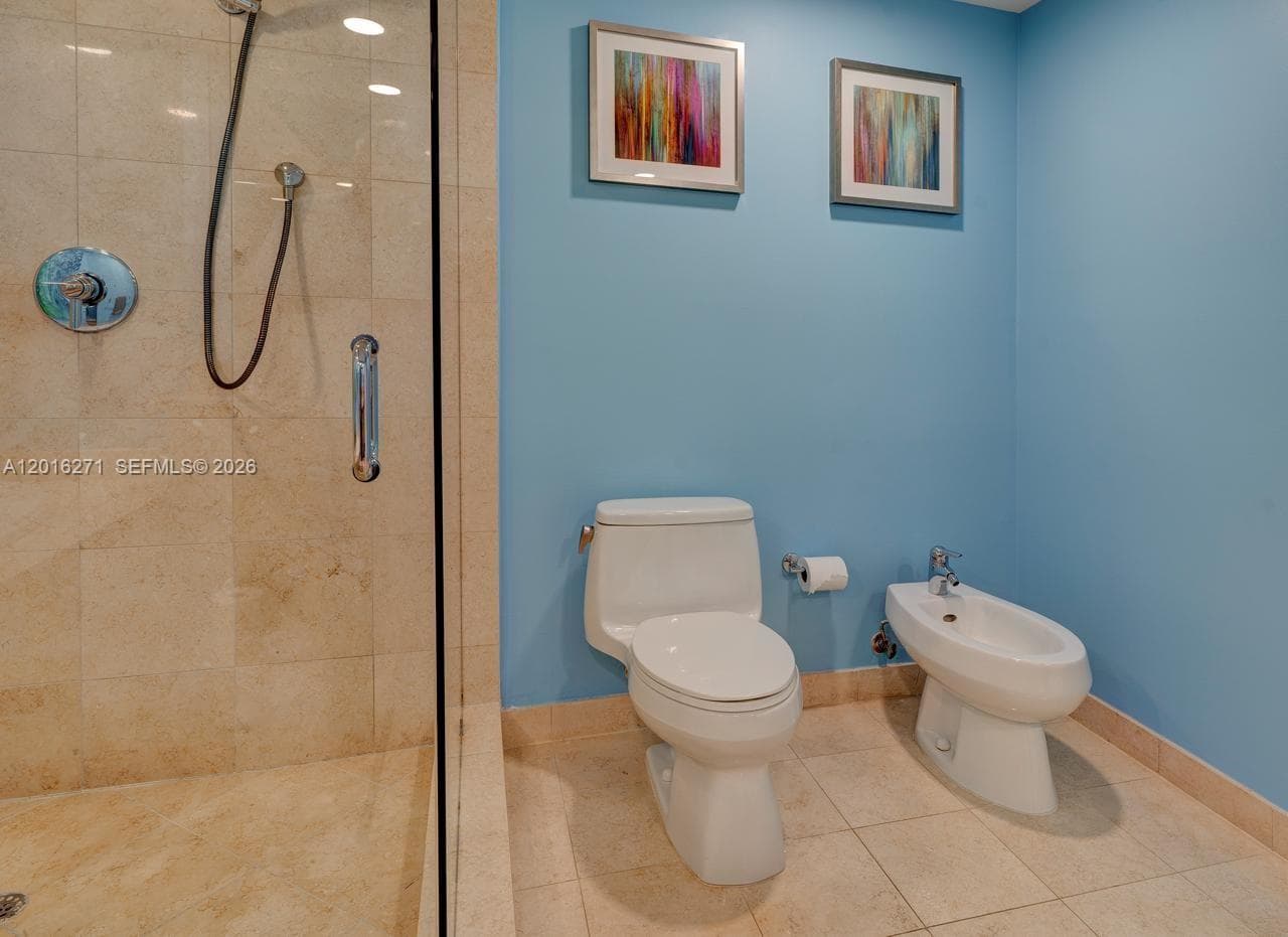 1830 Ocean Dr 4903 photo 15