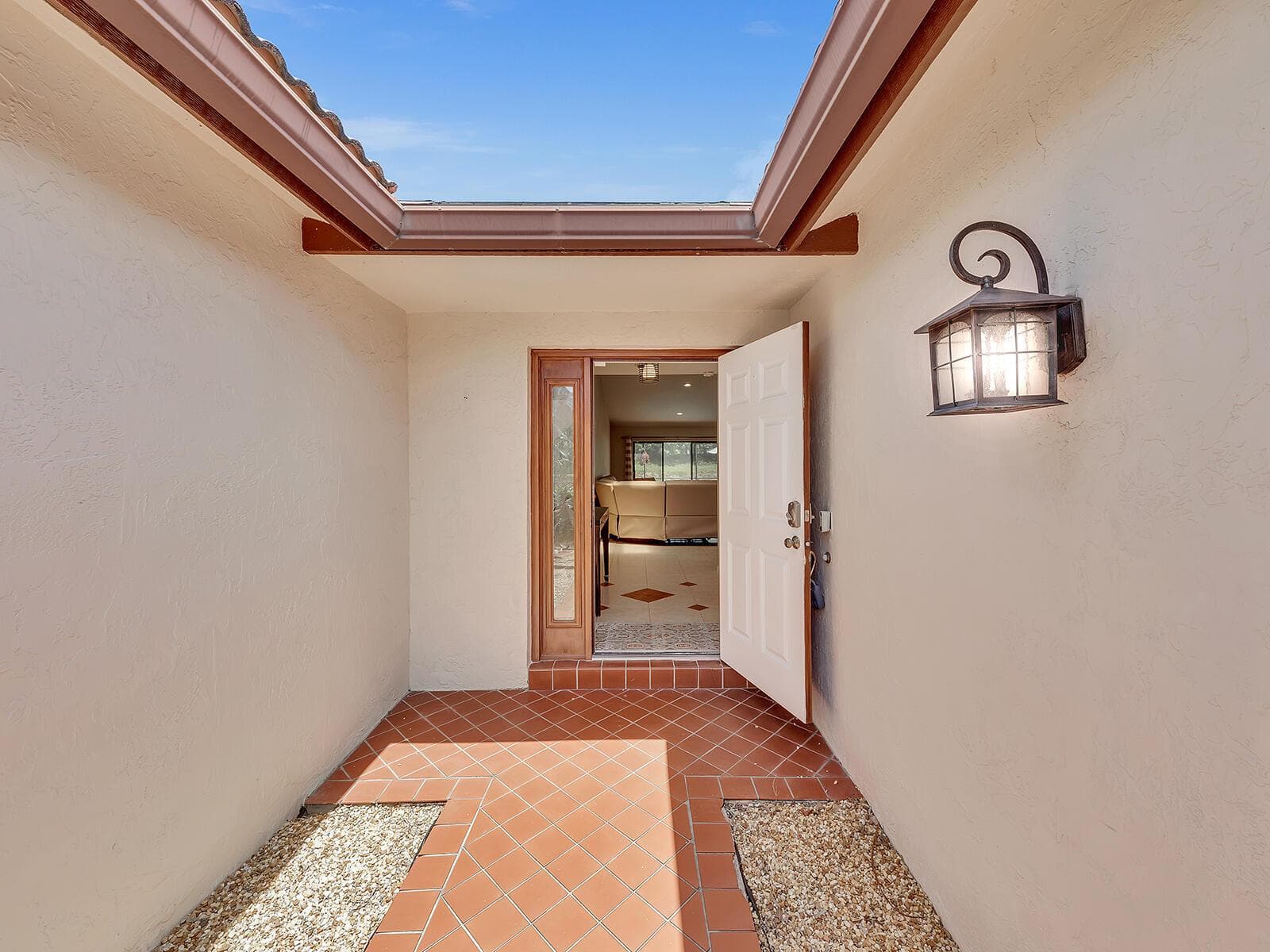 7747 Villa Nova Drive photo 2