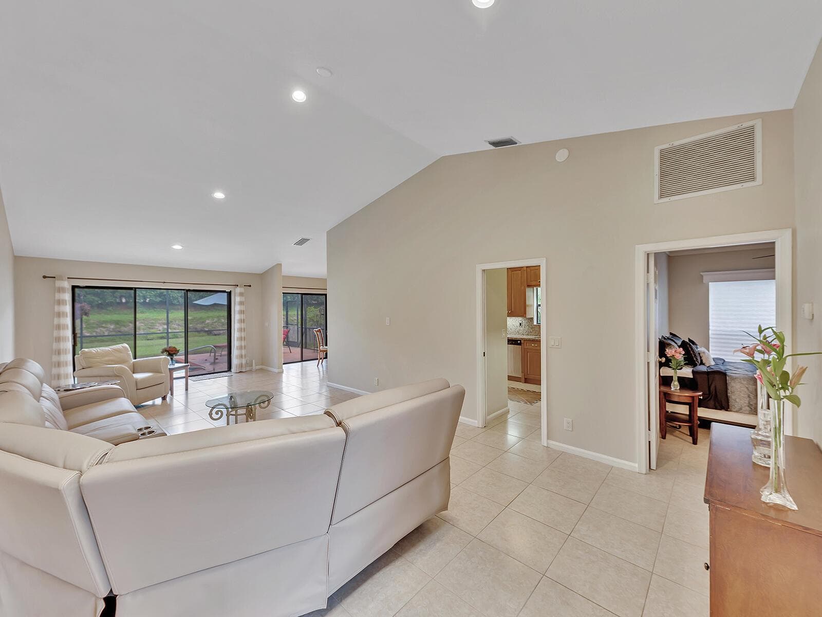 7747 Villa Nova Drive photo 6