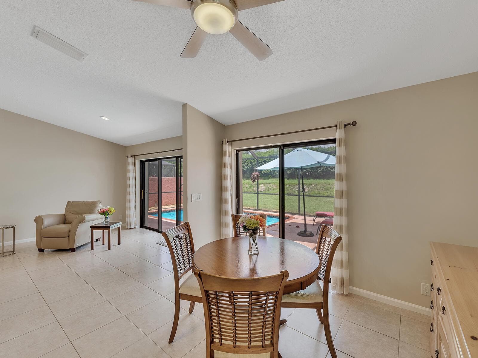 7747 Villa Nova Drive photo 16