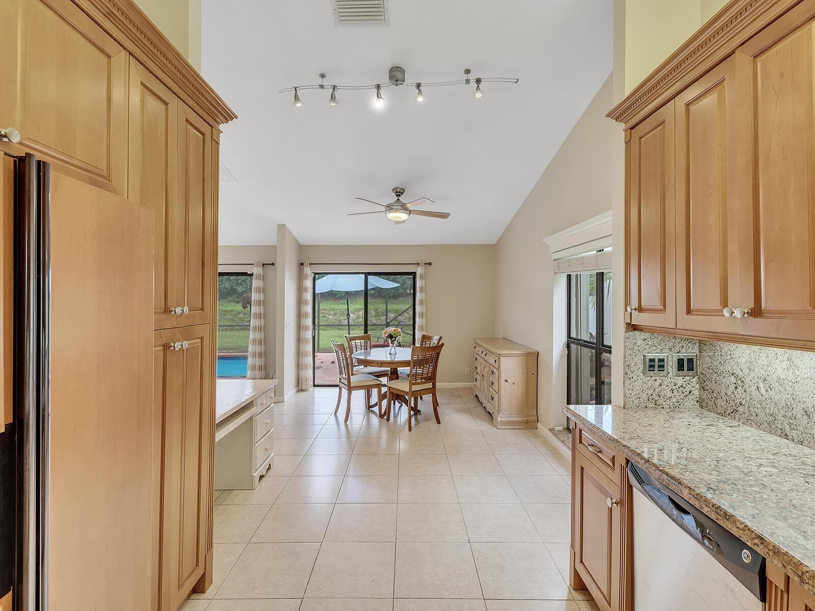 7747 Villa Nova Drive photo 12