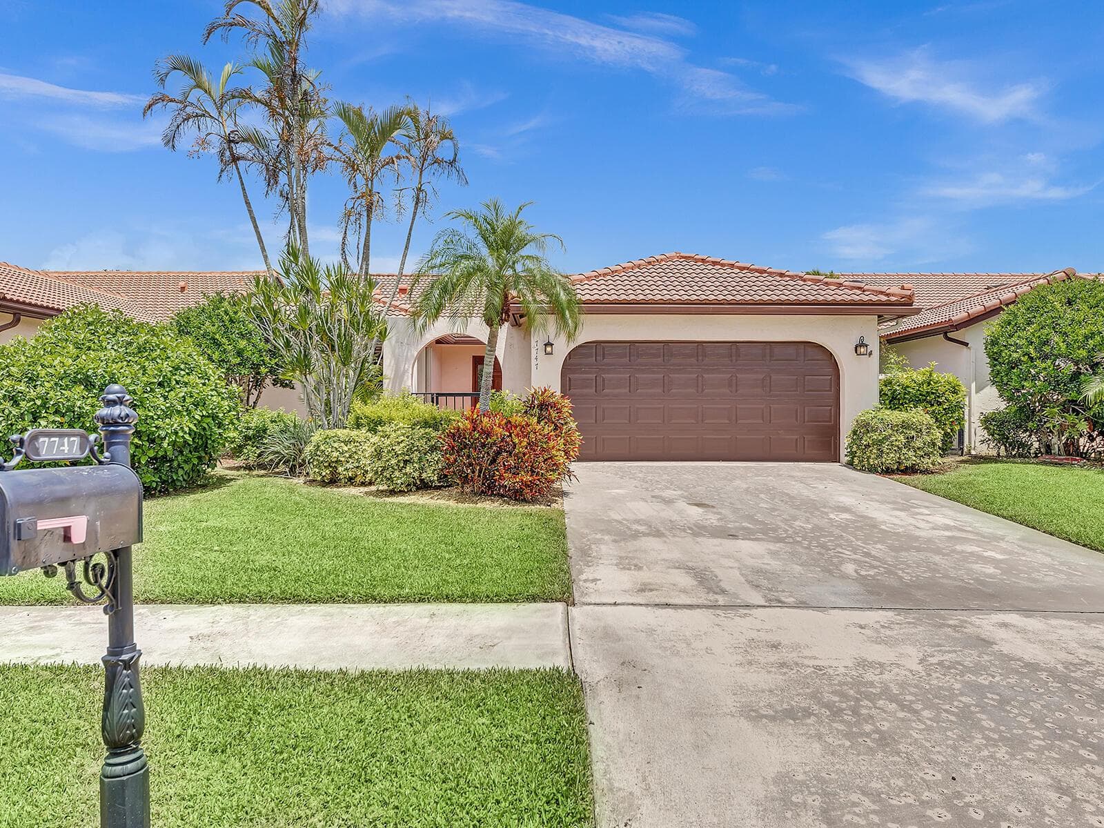 7747 Villa Nova Drive photo 1