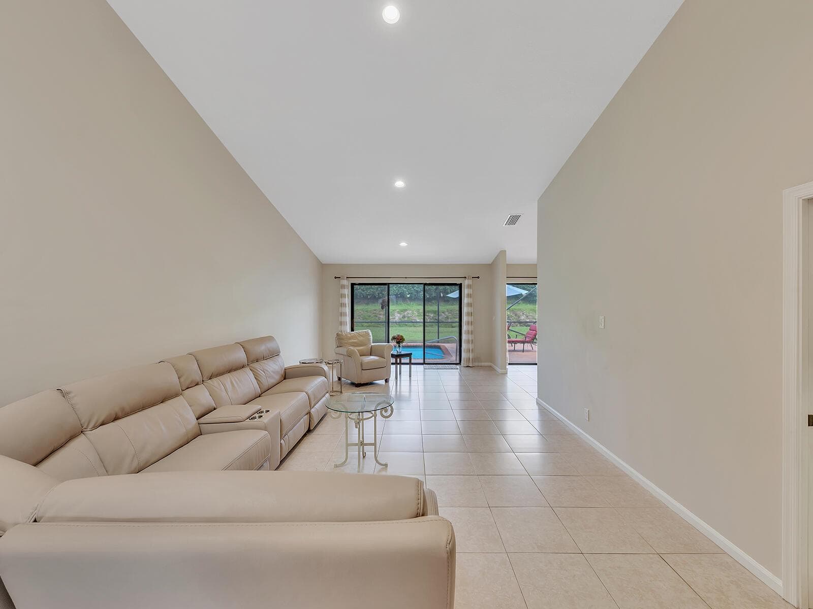 7747 Villa Nova Drive photo 5