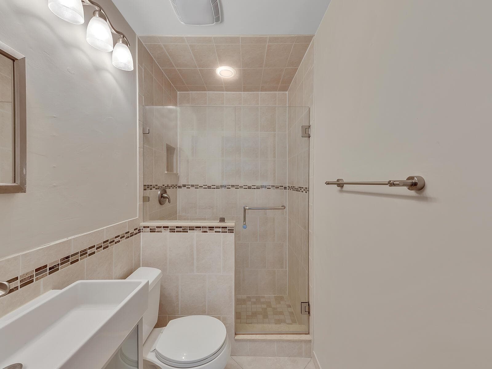7747 Villa Nova Drive photo 10