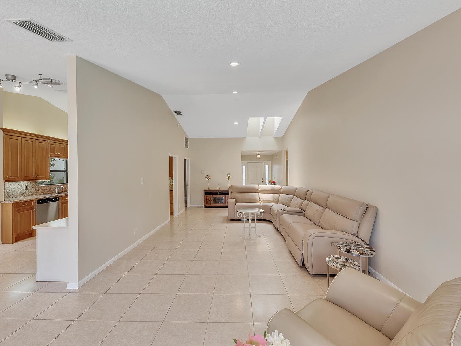 7747 Villa Nova Drive photo 18