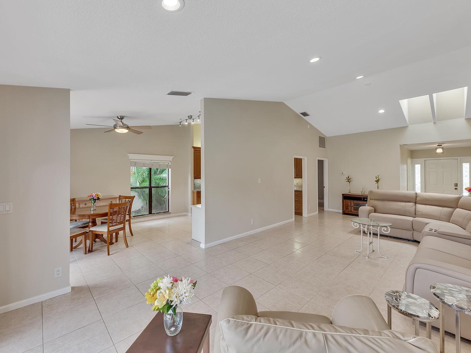 7747 Villa Nova Drive photo 19