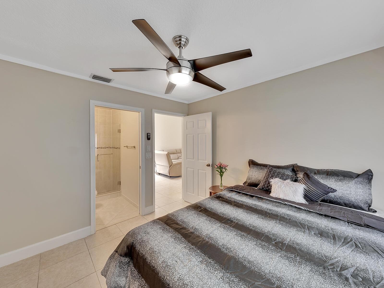 7747 Villa Nova Drive photo 8