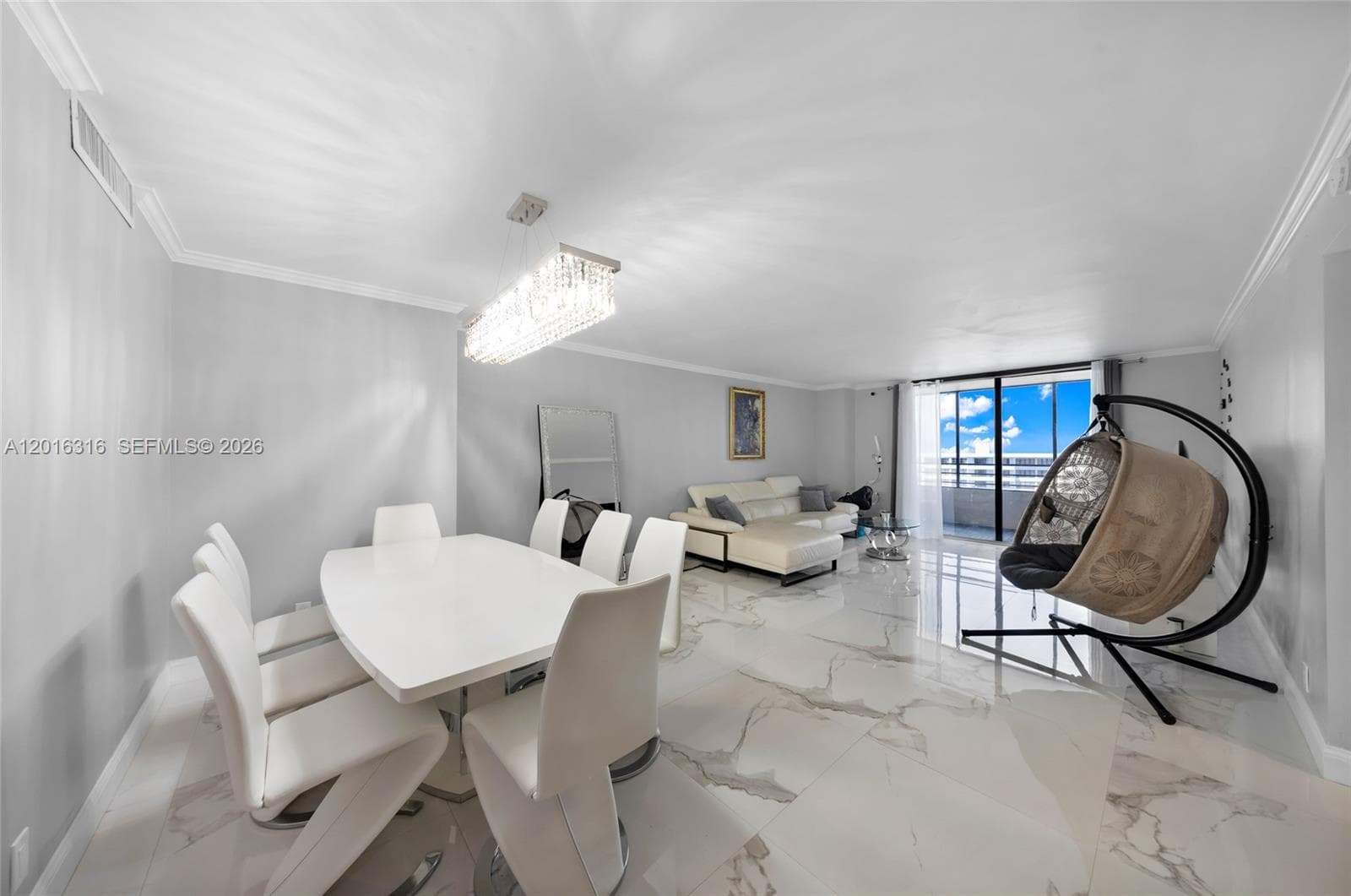 2500 Parkview Dr 2119 photo 2