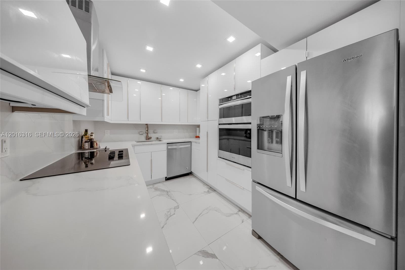 2500 Parkview Dr 2119 photo 9