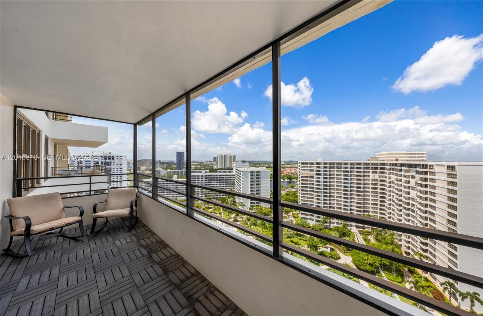2500 Parkview Dr 2119 photo 19